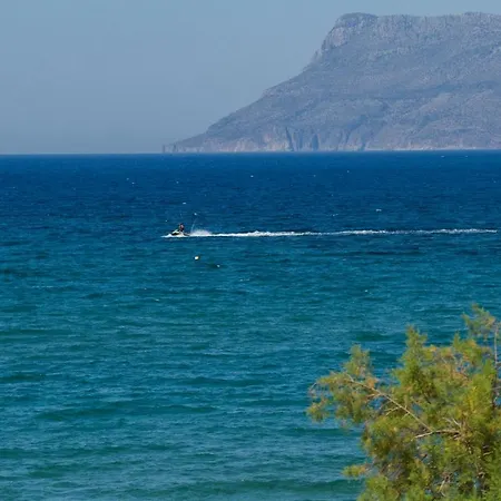 Mavros Molos Seaside Διαμέρισμα